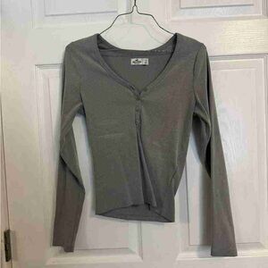 Hollister Gray Long Sleeve V-Neck Top